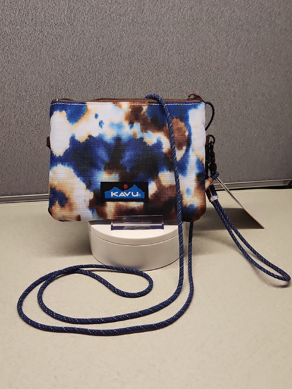 Kavu 3-in-1 Crossbody/Wristlet/Clutch Renrose Earth Sky Tie Dye Water Resistant